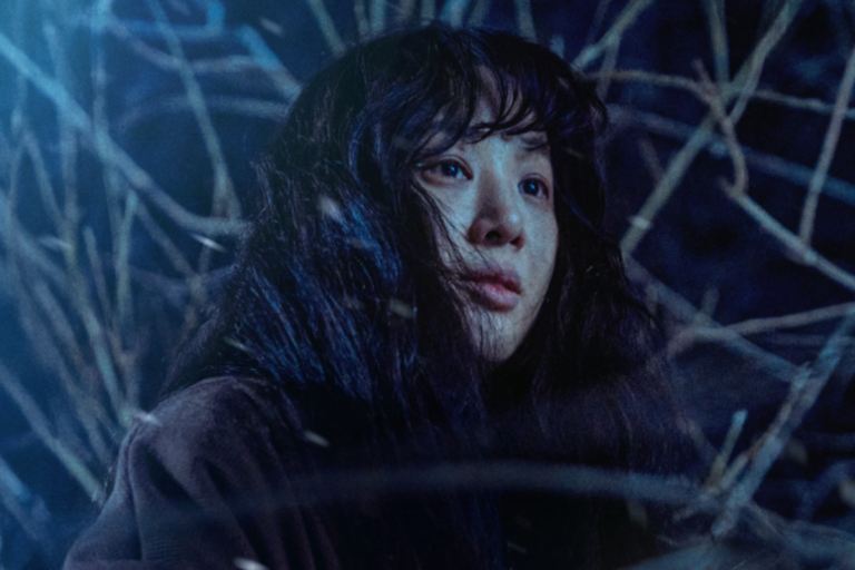 하얀 차를 탄 여자 결말 해석 산속에서 도경이 서 있는 장면